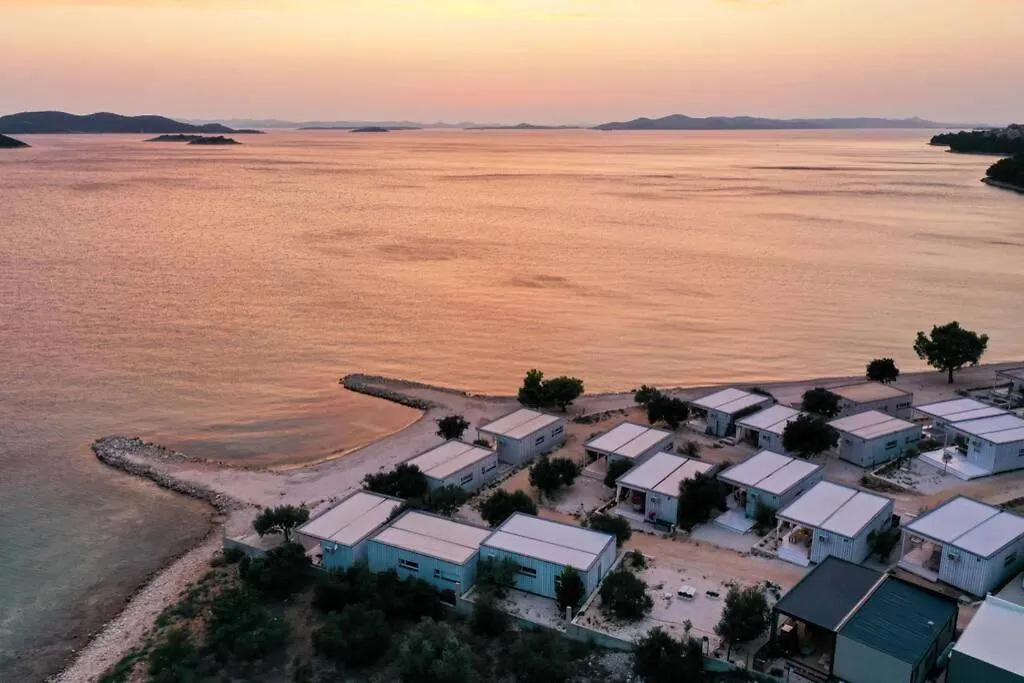 Buqez Eco Resort - Beach Villa 12 - Seaview Pakostane